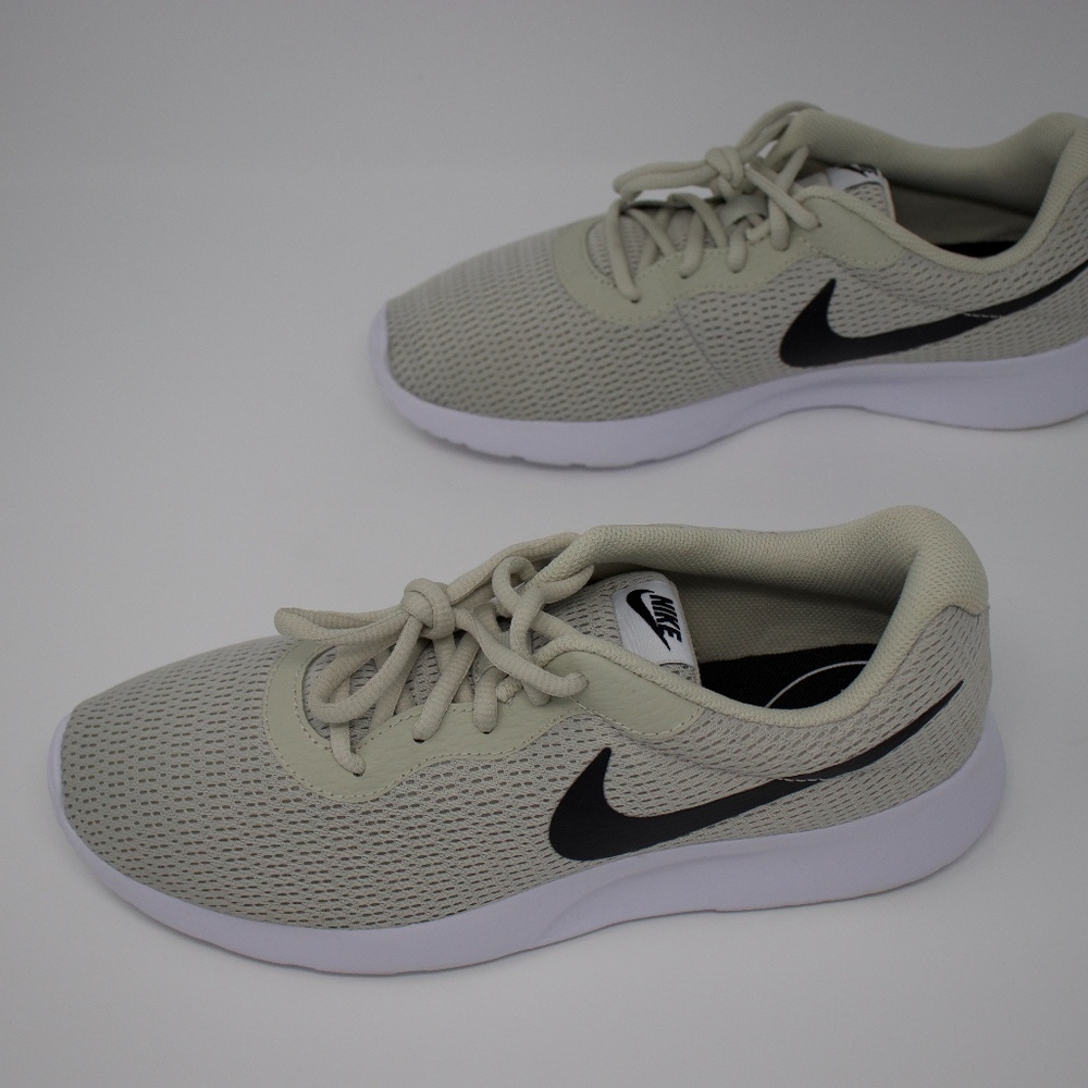 Tanjun Running Shoe MEN'S 8.5 M Light Bone/Black!! - Picture 3 of 7